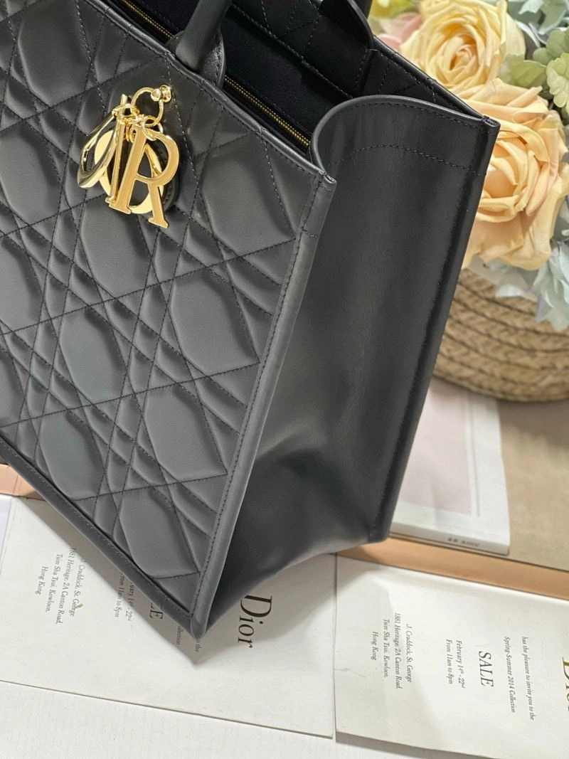 Snug Christian Dior Shopping Bags 75546