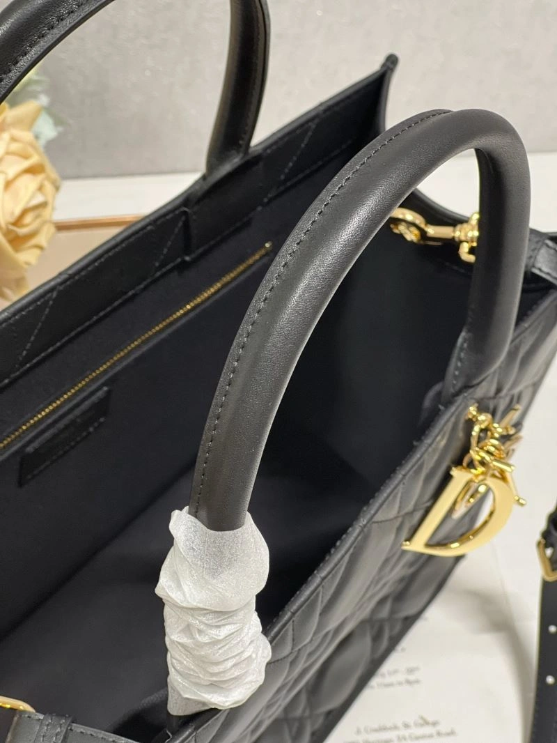 Snug Christian Dior Shopping Bags 75546
