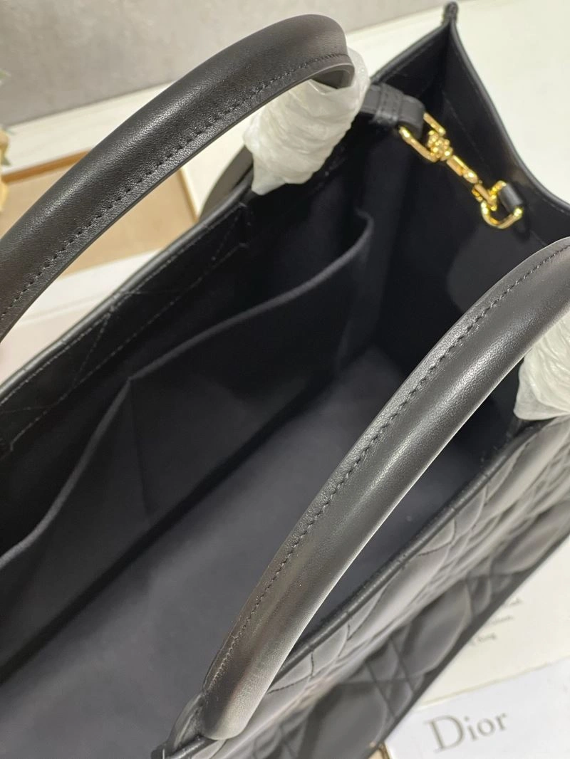 Snug Christian Dior Shopping Bags 75546