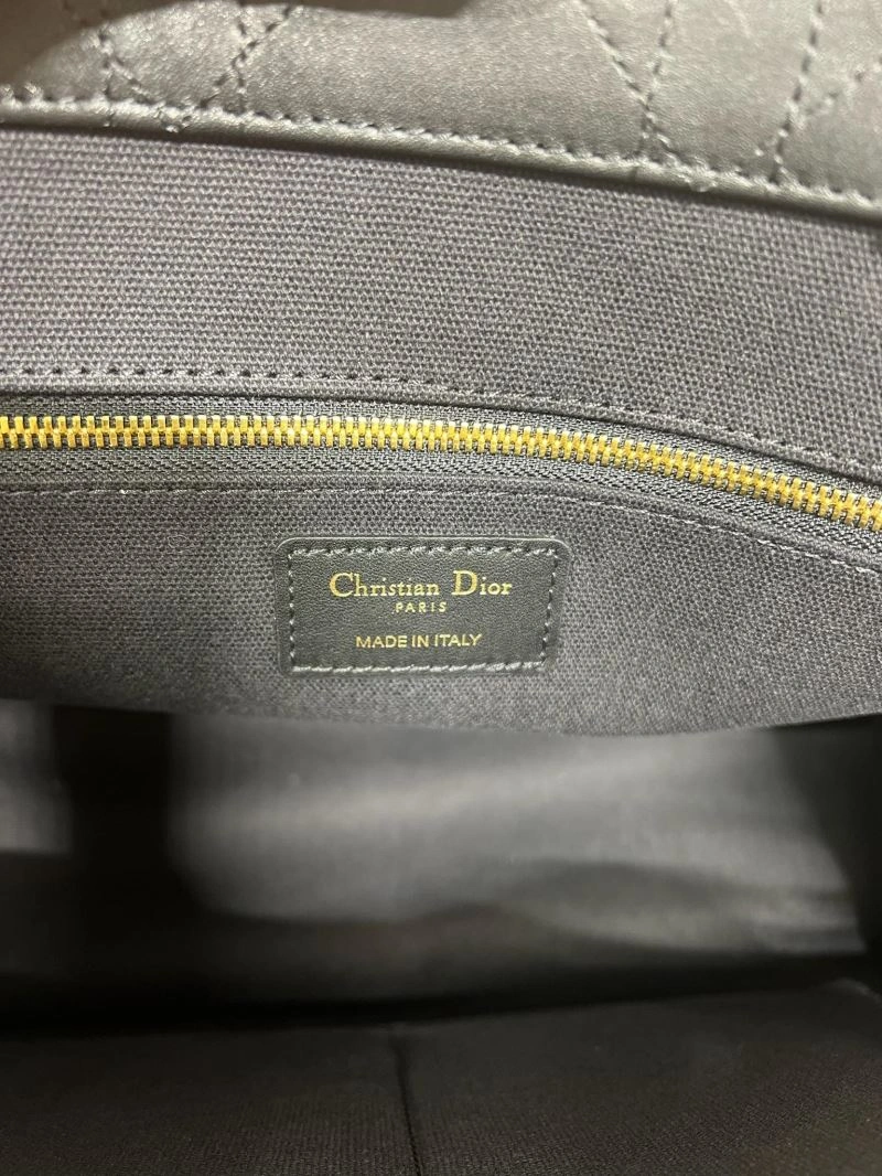 Snug Christian Dior Shopping Bags 75546