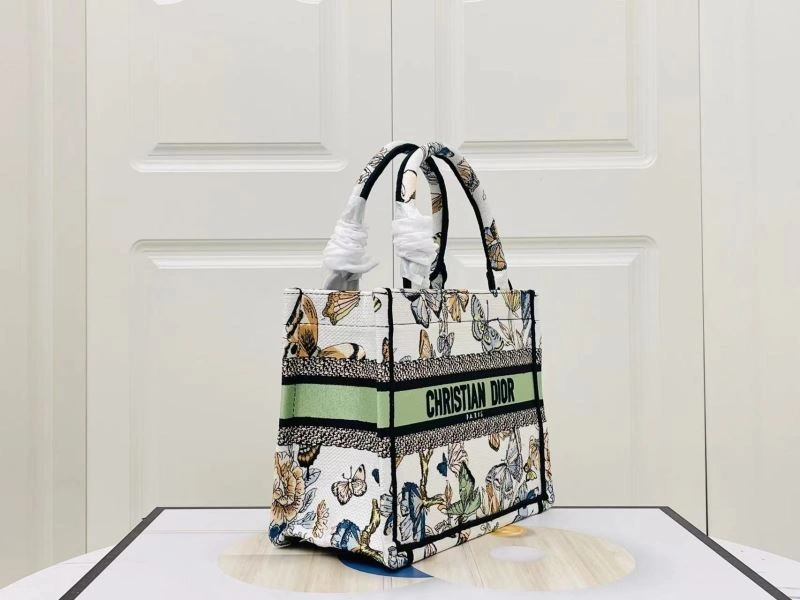Elegant Christian Dior Shopping Bags 75535
