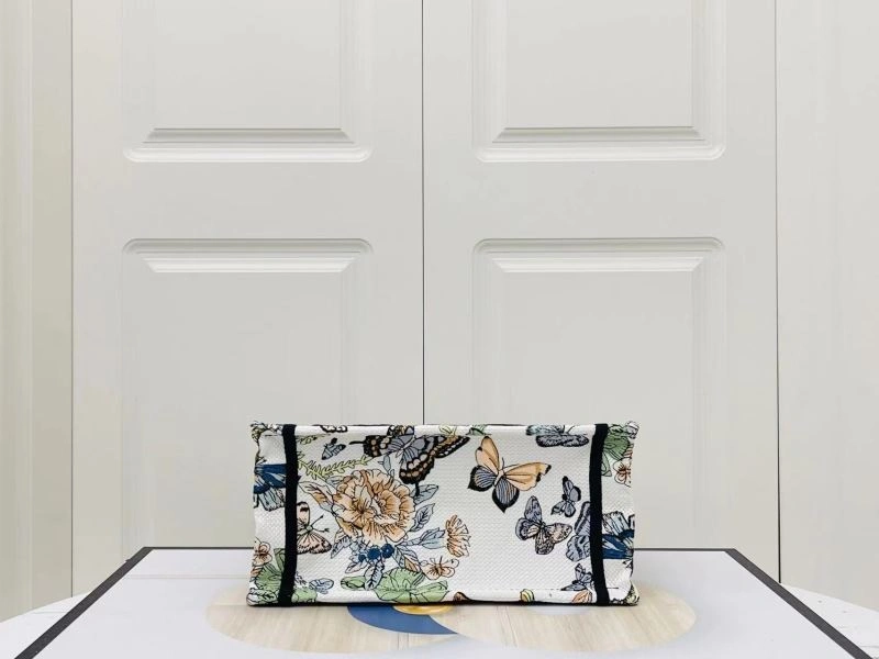 Elegant Christian Dior Shopping Bags 75535