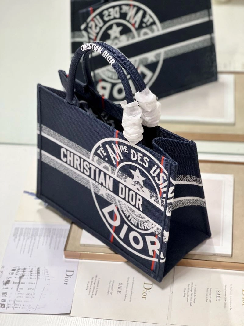FashionForward Christian Dior Shopping Bags 75510