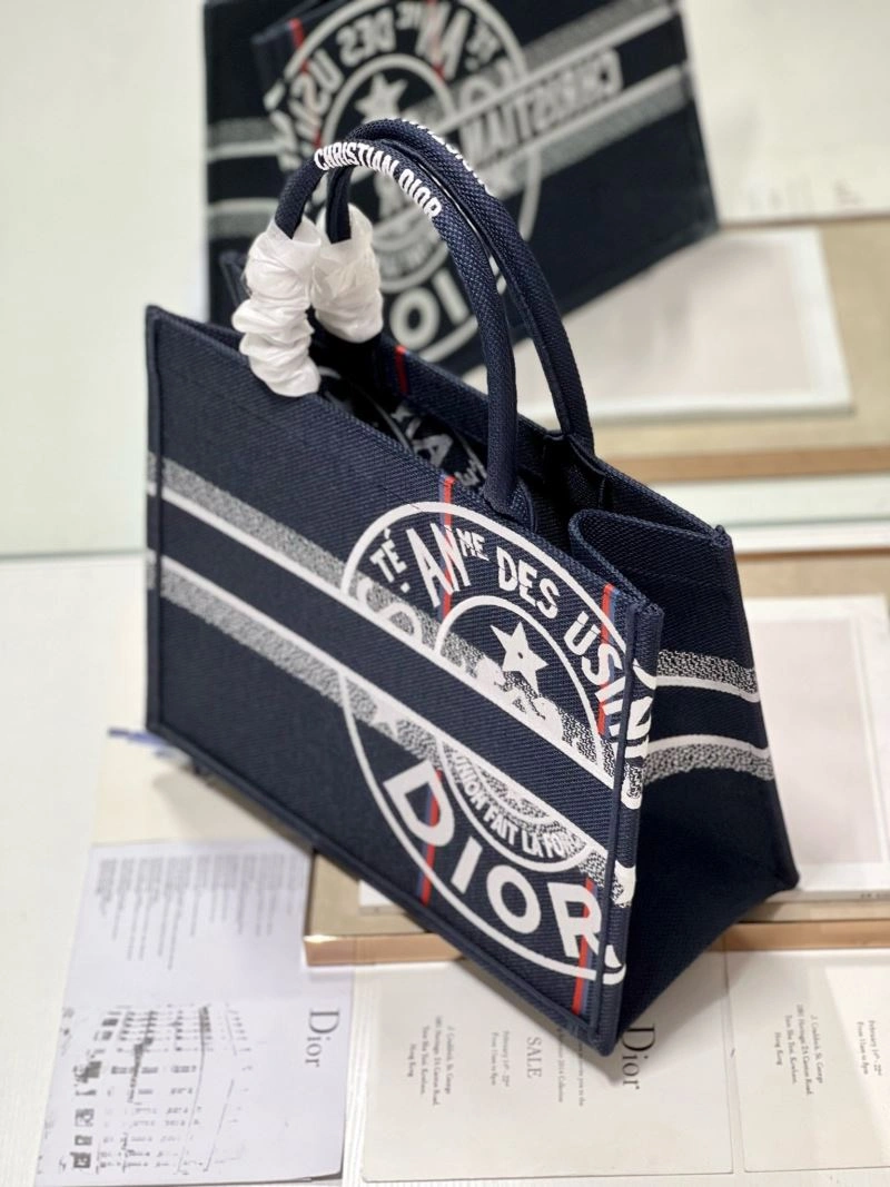 FashionForward Christian Dior Shopping Bags 75510