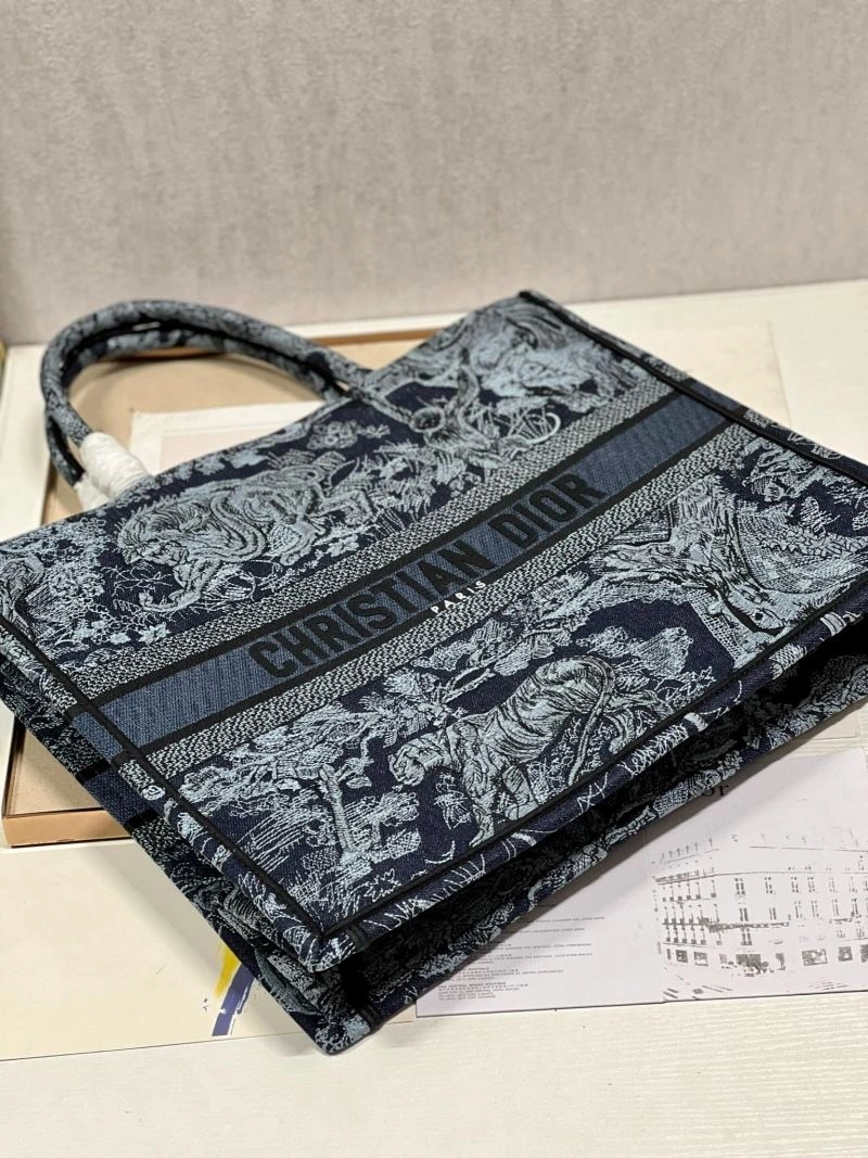 EyeCatching Christian Dior Shopping Bags 75489