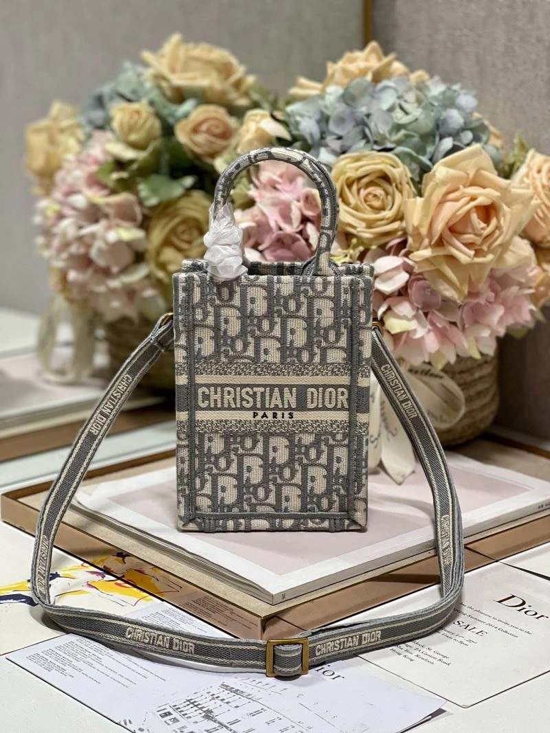 Christian Dior Shopping Bags Resilient 75468