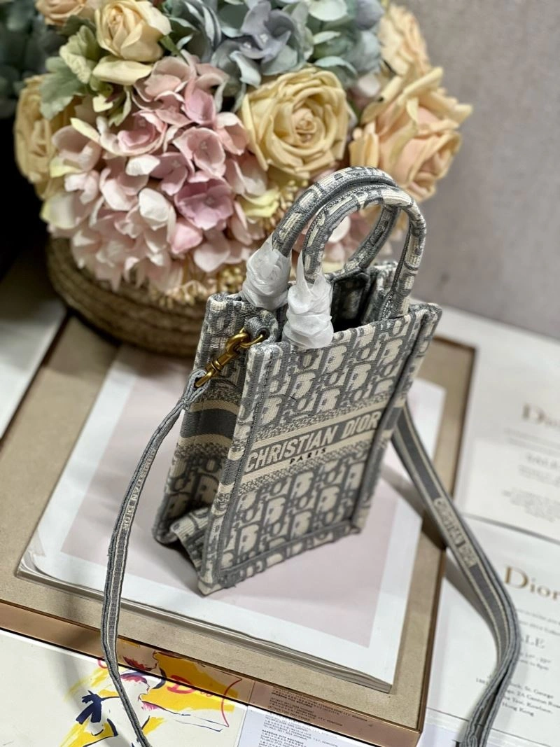 Christian Dior Shopping Bags Resilient 75468