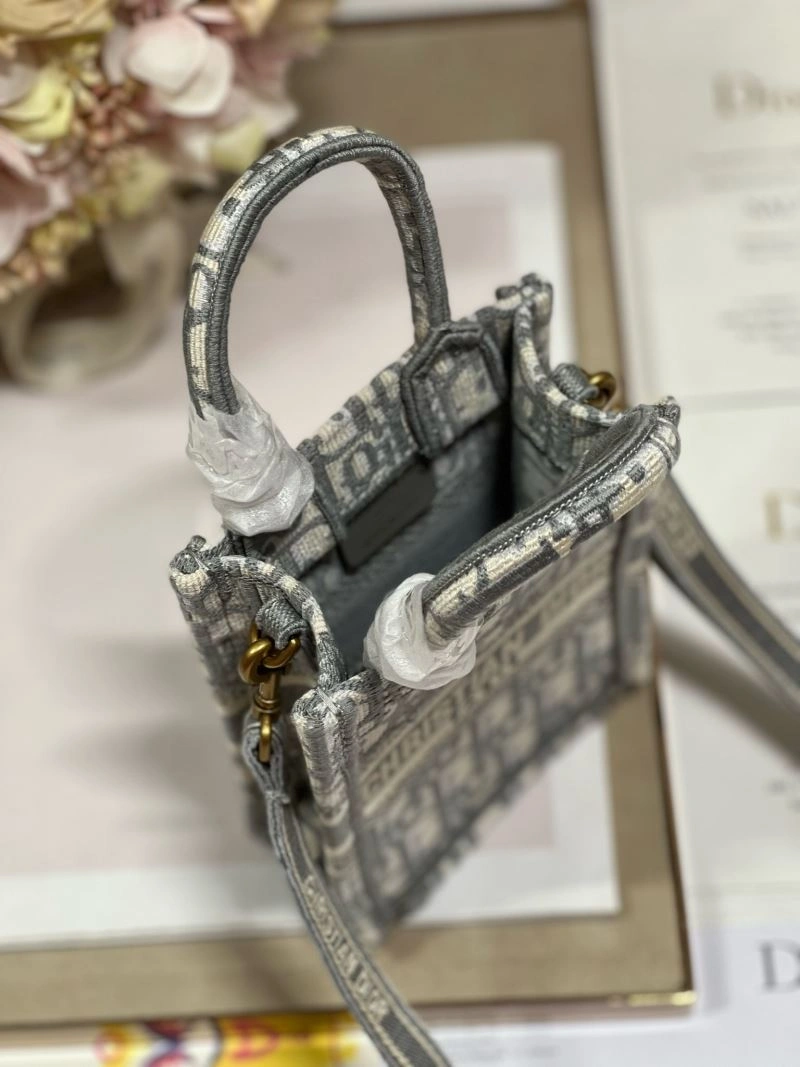 Christian Dior Shopping Bags Resilient 75468