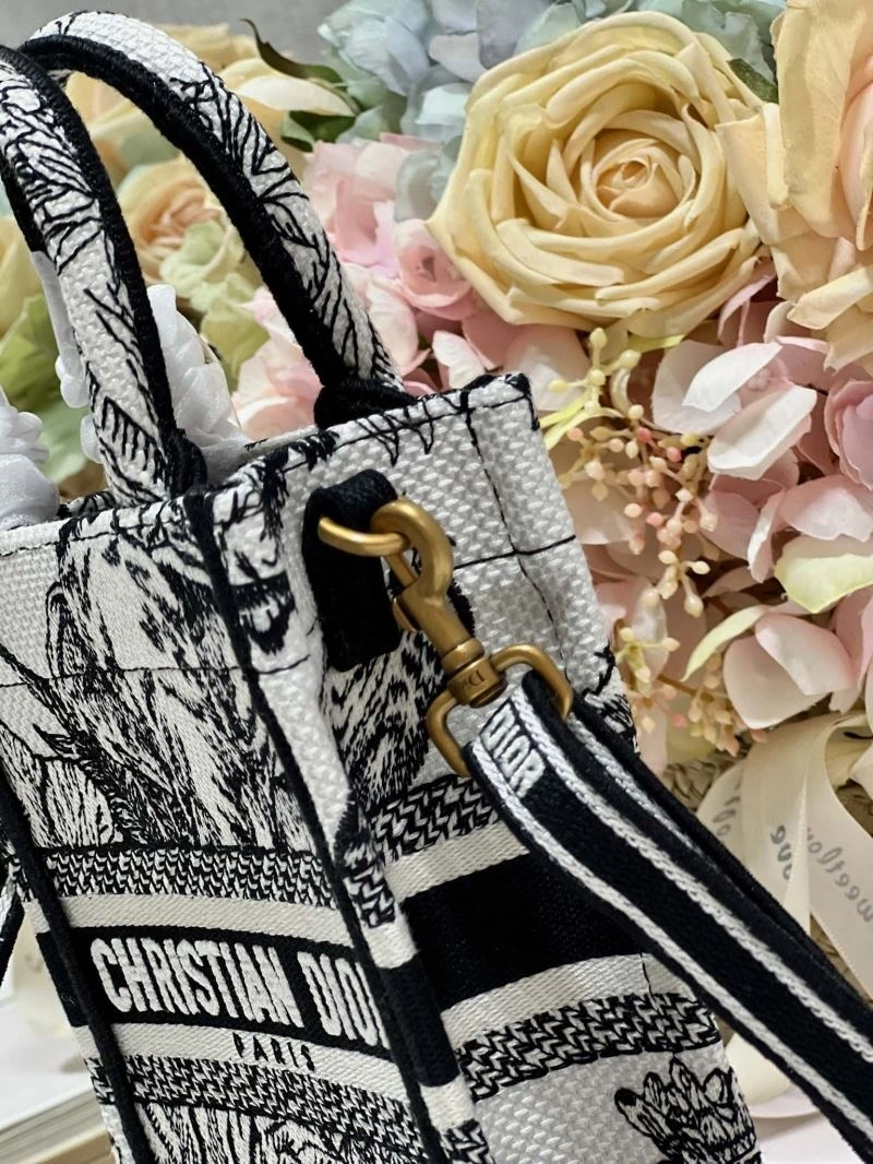 Christian Dior Shopping Bags FashionForward 75482
