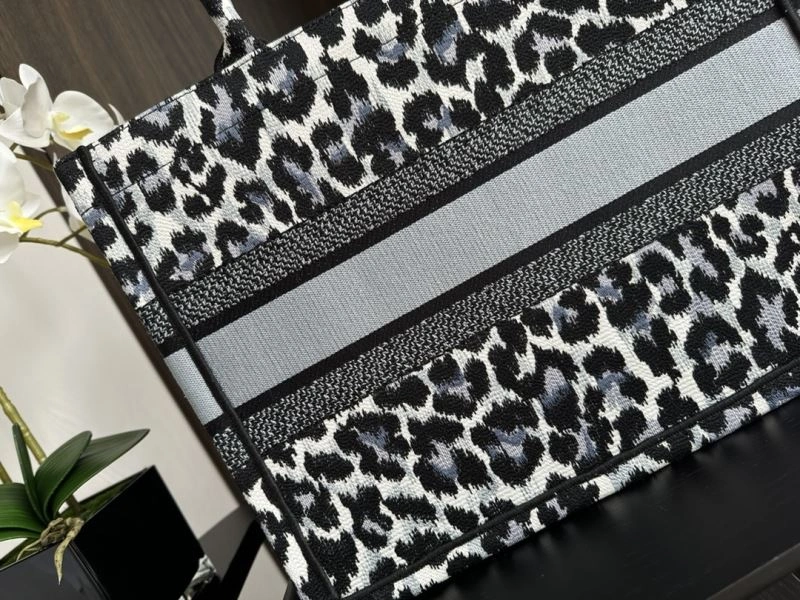 Christian Dior Shopping Bags UrbanChic 73902