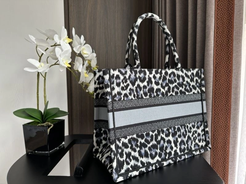 Christian Dior Shopping Bags UrbanChic 73902