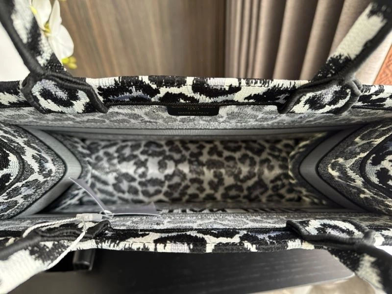 Christian Dior Shopping Bags UrbanChic 73902