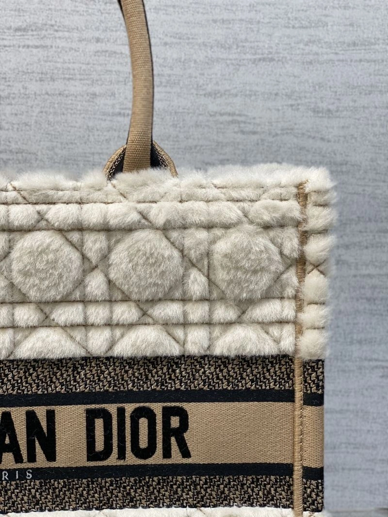 Sleek Christian Dior Shopping Bags 73877