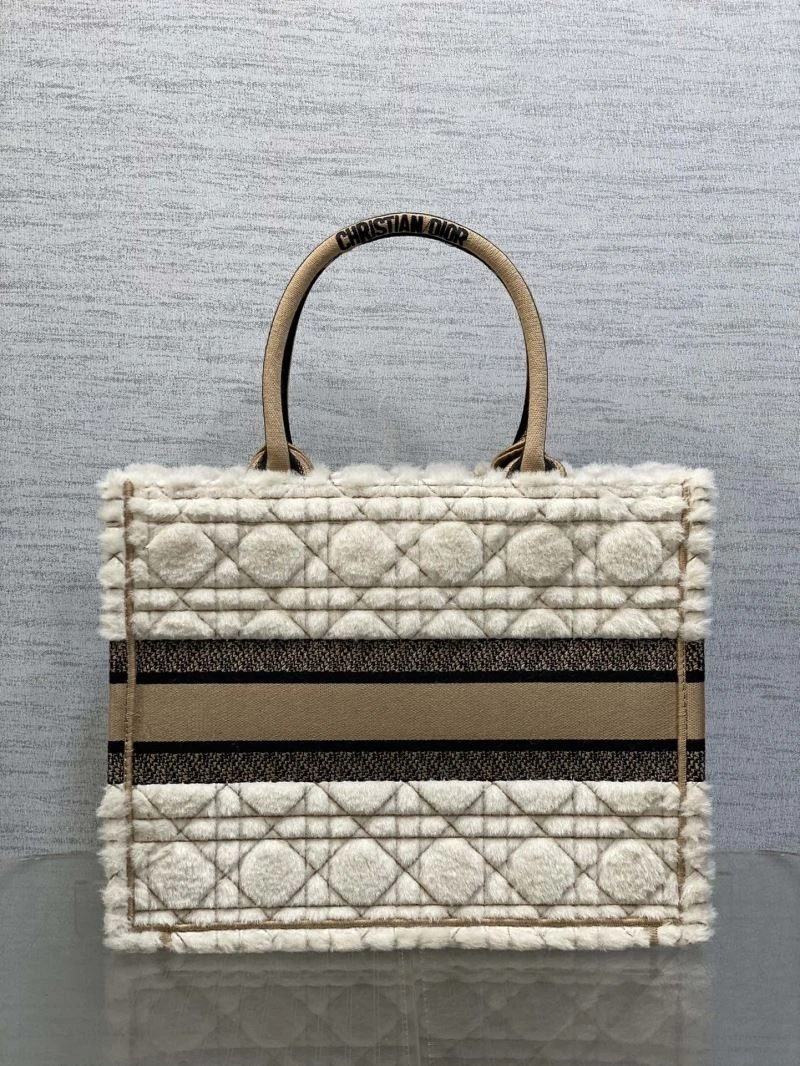 Sleek Christian Dior Shopping Bags 73877