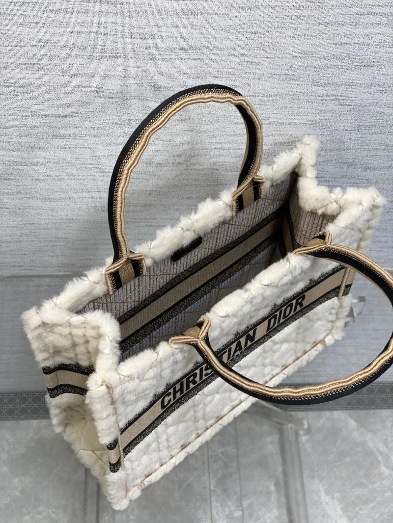 Sleek Christian Dior Shopping Bags 73877