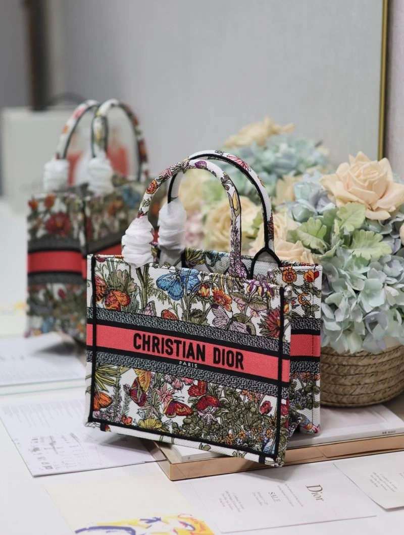 Sporty Christian Dior Shopping Bags 73848