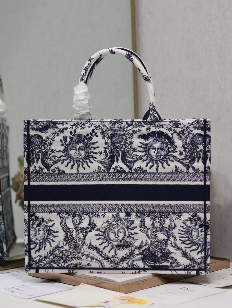 Neat Christian Dior Shopping Bags 73883
