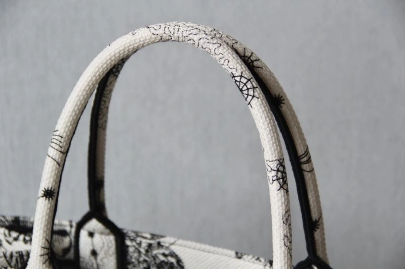 Sophisticated Christian Dior Shopping Bags 70505