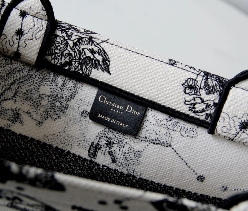 Sophisticated Christian Dior Shopping Bags 70505