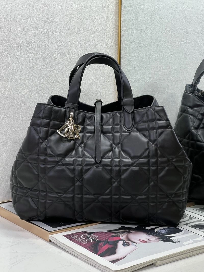 Christian Dior Shopping Bags ModernLook 70500