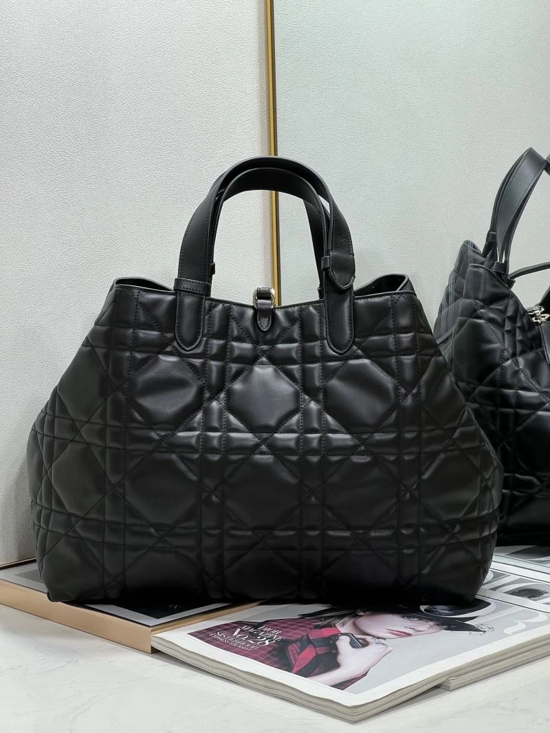 Christian Dior Shopping Bags ModernLook 70500