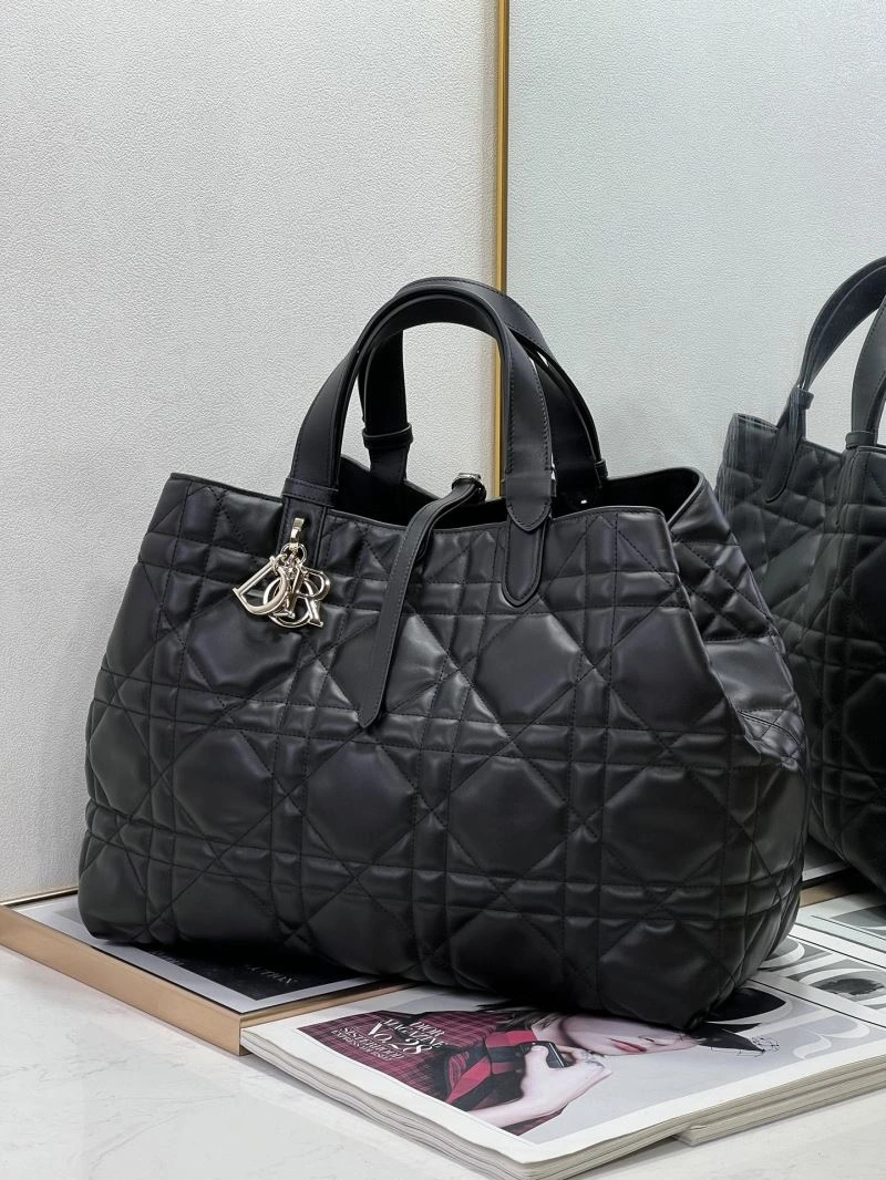 Christian Dior Shopping Bags ModernLook 70500
