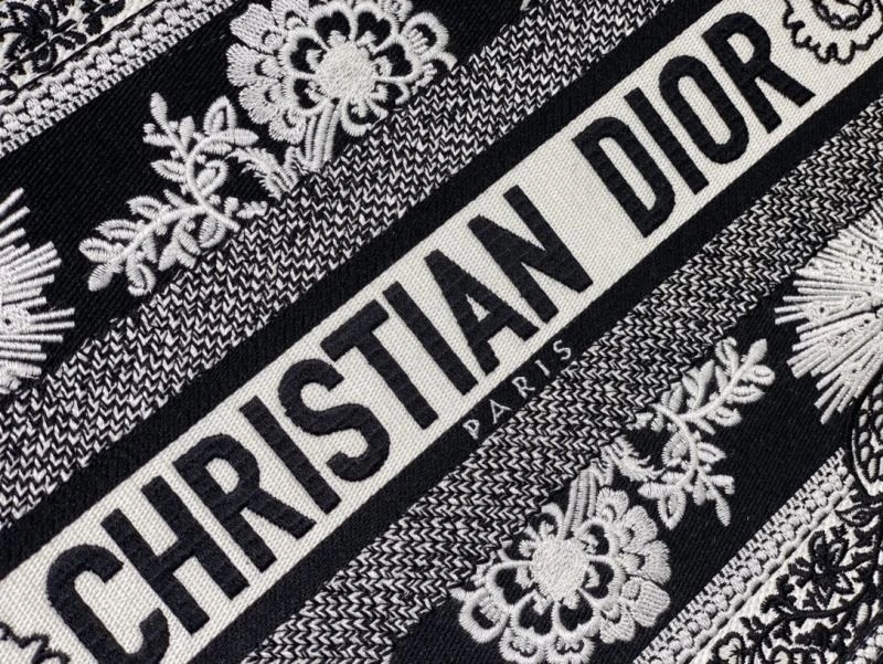 Christian Dior Shopping Bags Refined 70521