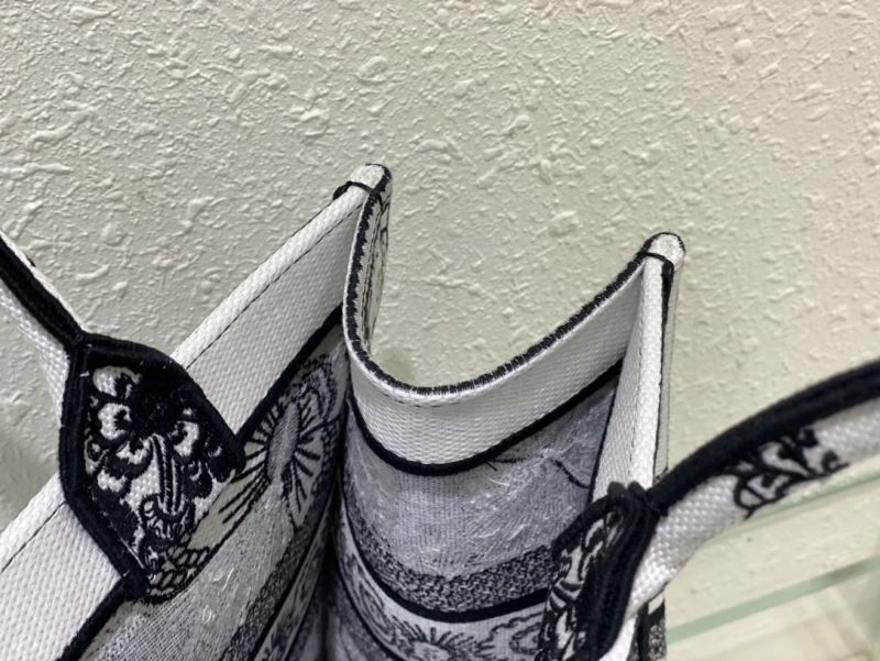 Christian Dior Shopping Bags Refined 70521