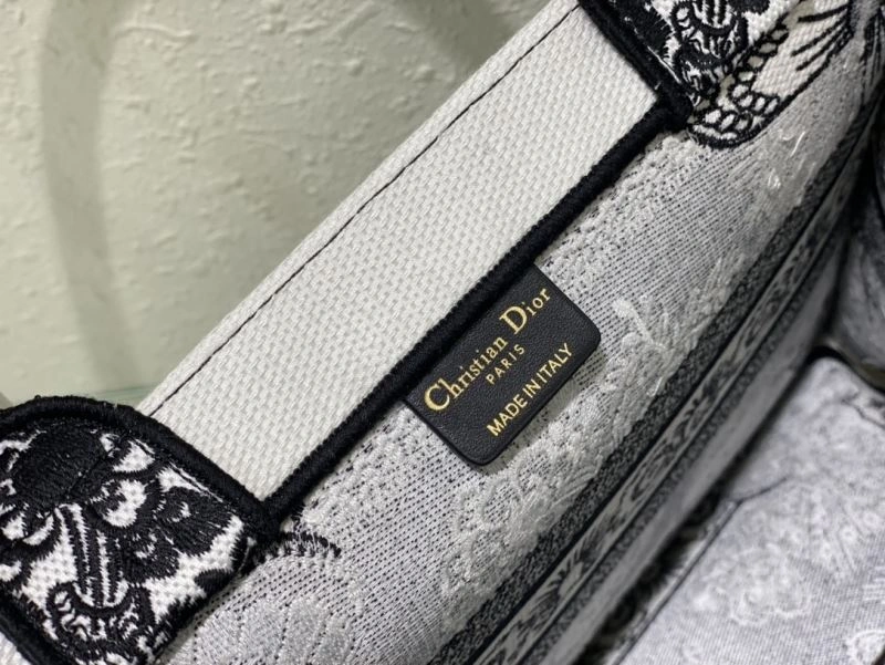 Christian Dior Shopping Bags Refined 70521