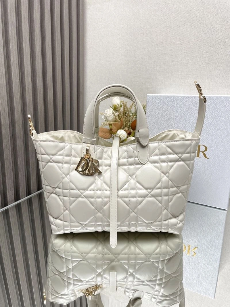 Sleek Christian Dior Shopping Bags 70479