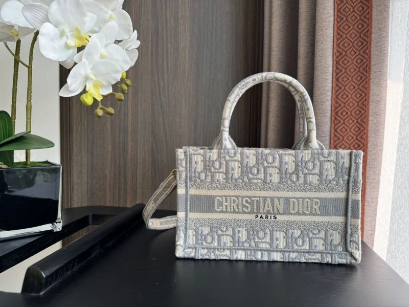 Christian Dior Shopping Bags Versatile 70448