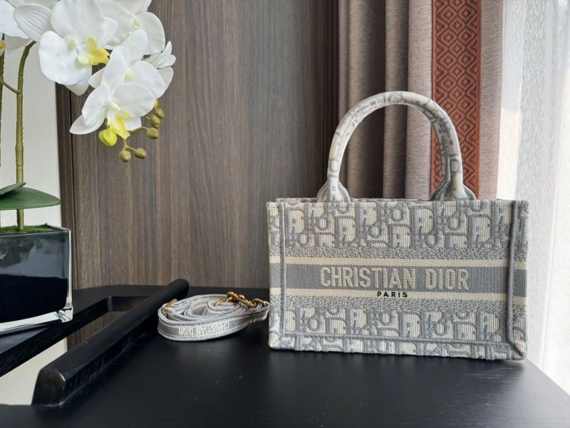 Christian Dior Shopping Bags Versatile 70448
