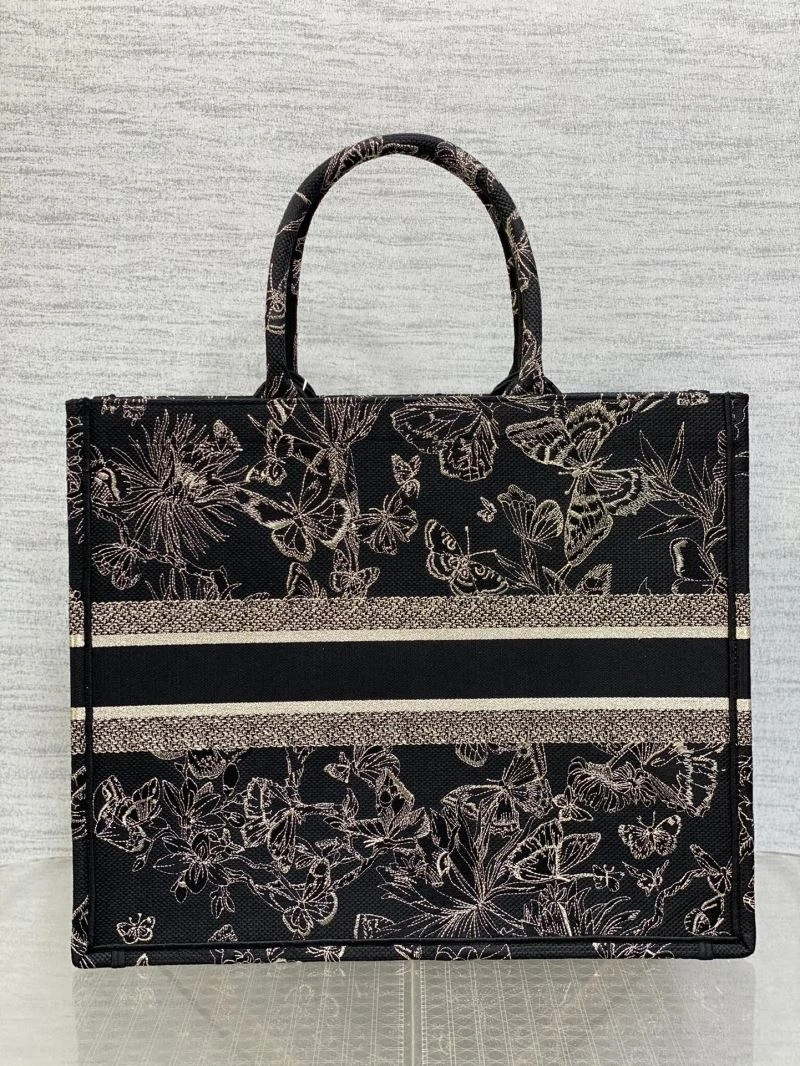 Effortless Christian Dior Shopping Bags 70490
