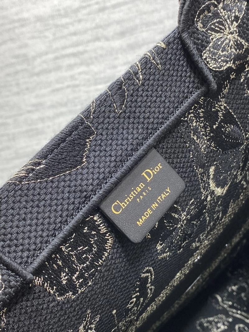 Effortless Christian Dior Shopping Bags 70490