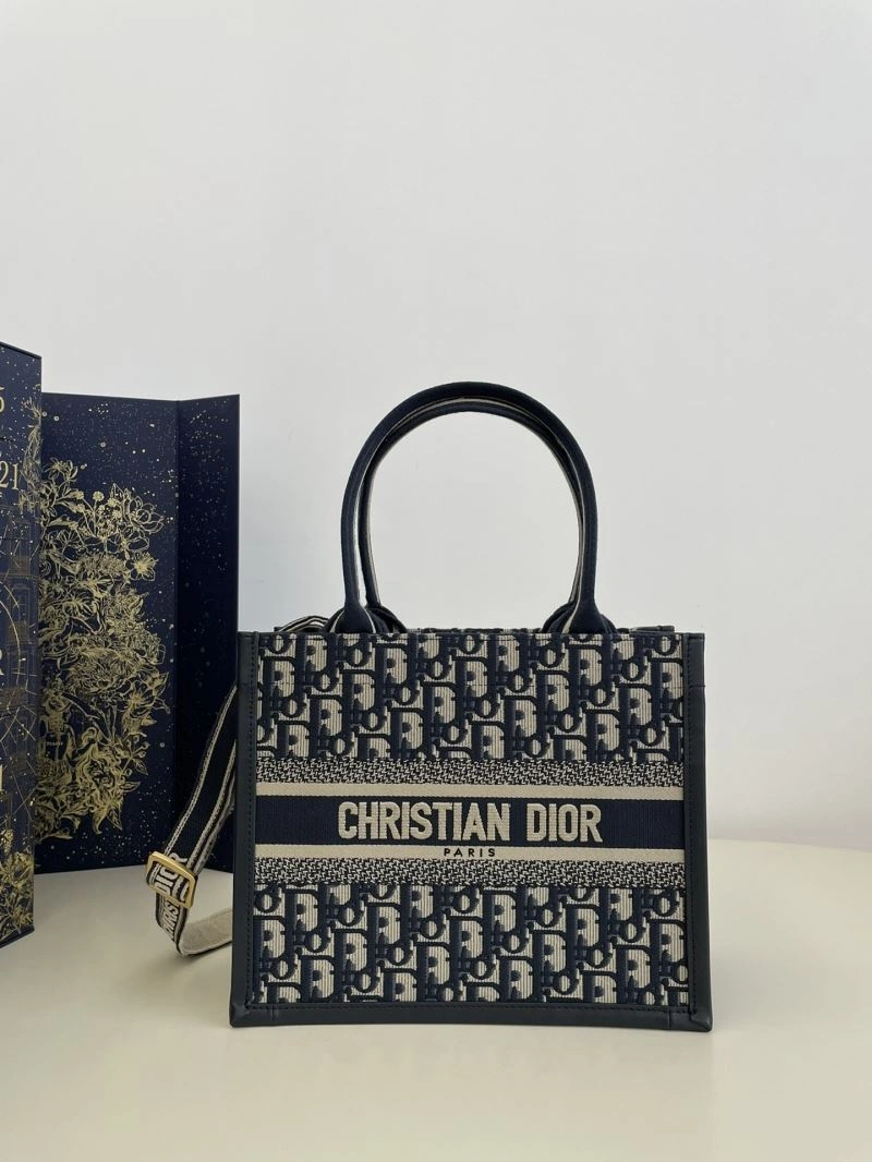 Christian Dior Shopping Bags FashionForward 70428