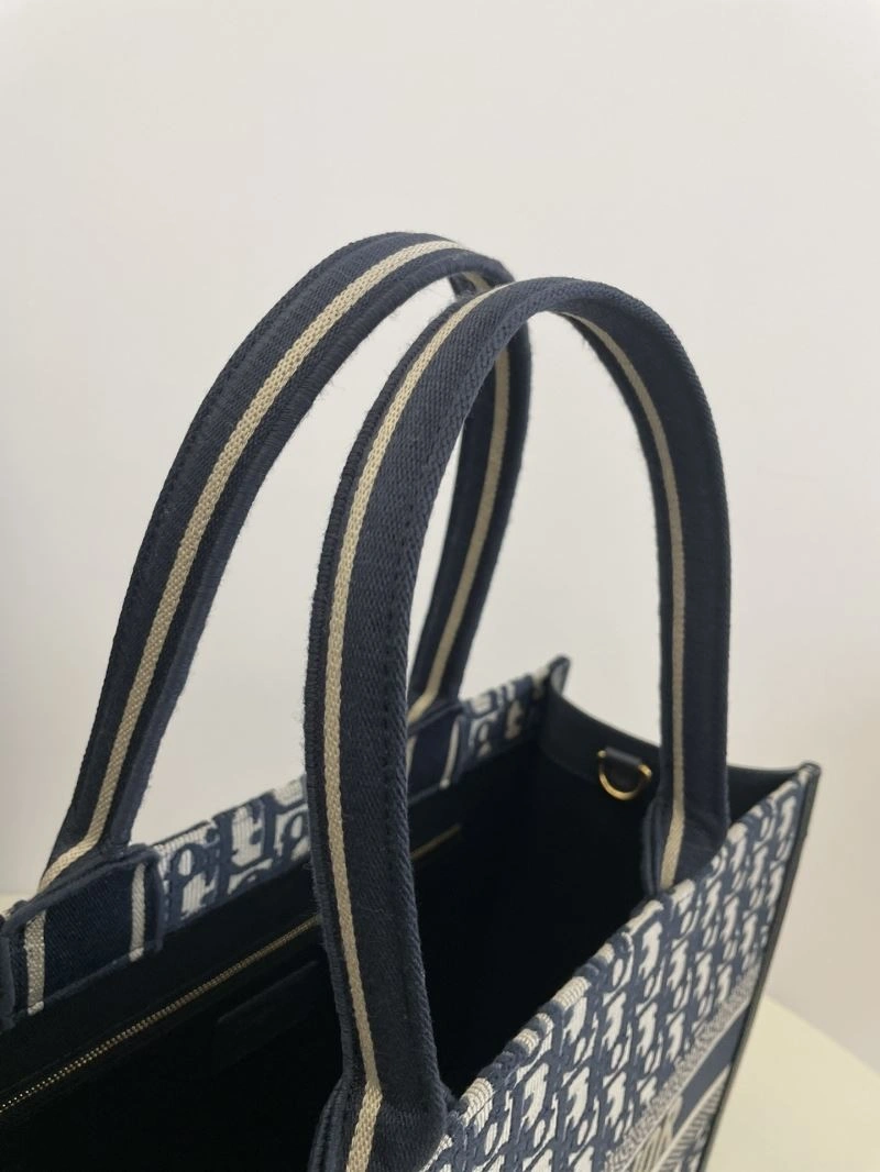 Sophisticated Christian Dior Shopping Bags 70424