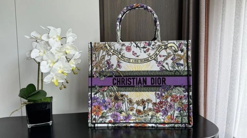 Snug Christian Dior Shopping Bags 70422