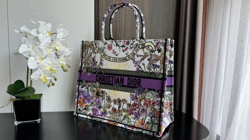 Snug Christian Dior Shopping Bags 70422