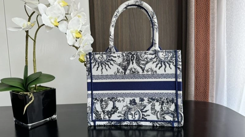 Unisex Christian Dior Shopping Bags 70421