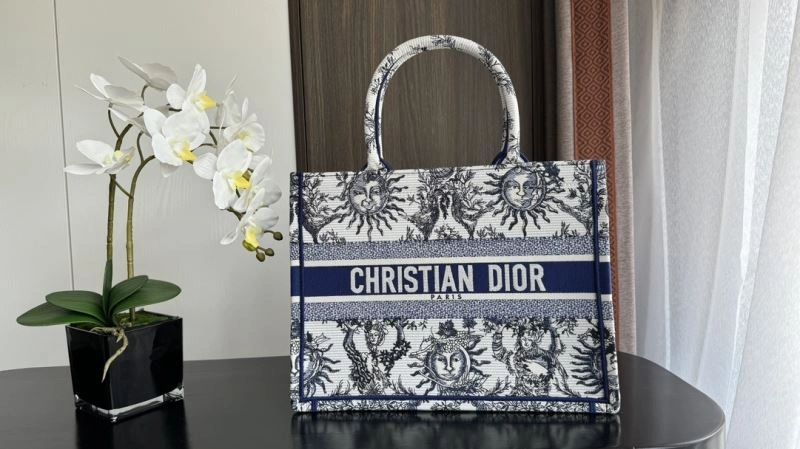 UrbanChic Christian Dior Shopping Bags 70417