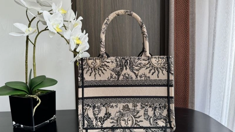 AllSeason Christian Dior Shopping Bags 70449