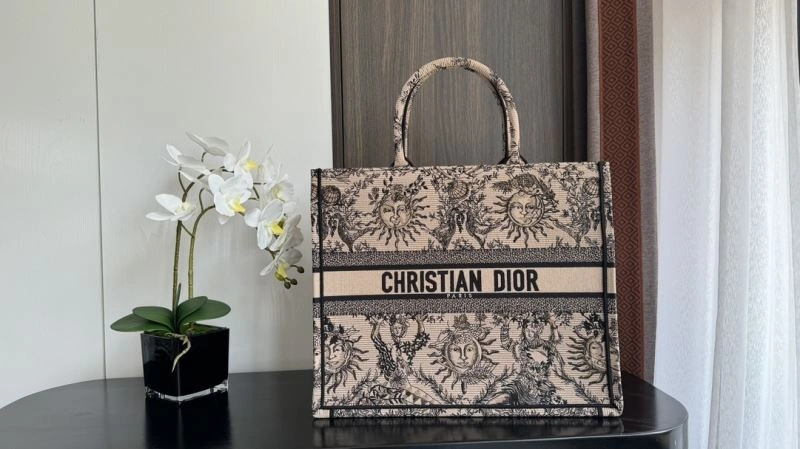 Christian Dior Shopping Bags GoAnywhere 70409