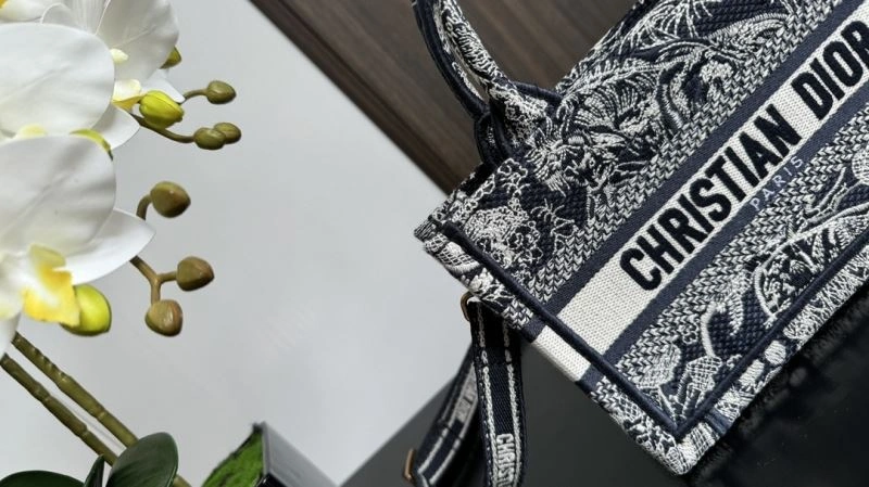 Christian Dior Shopping Bags MoistureWicking 70392