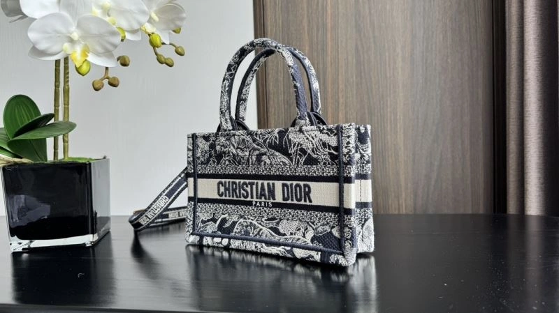 Christian Dior Shopping Bags MoistureWicking 70392