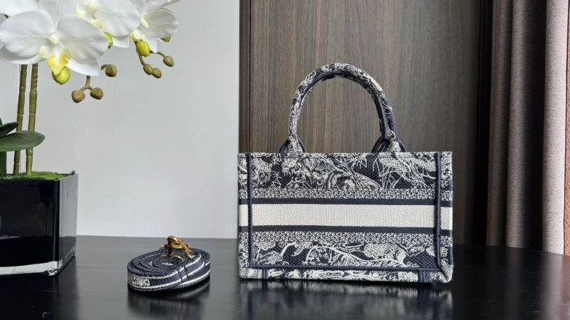 Christian Dior Shopping Bags MoistureWicking 70392