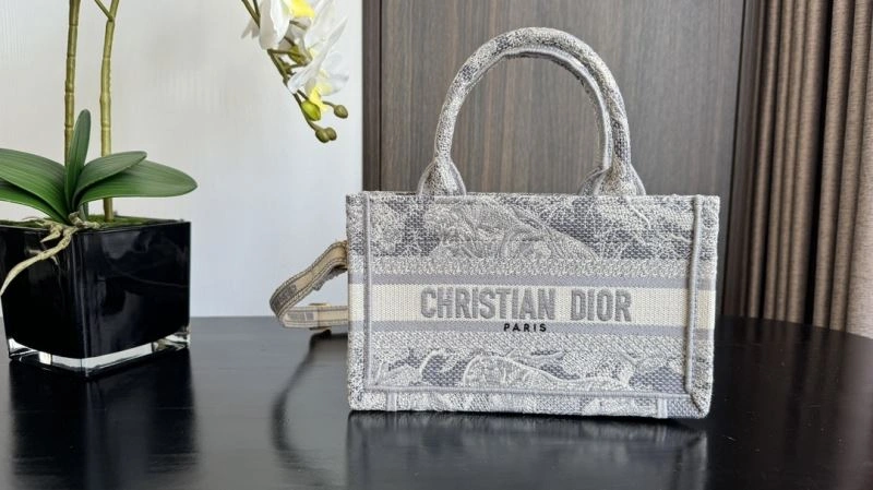 Christian Dior Shopping Bags GoodFit 70393