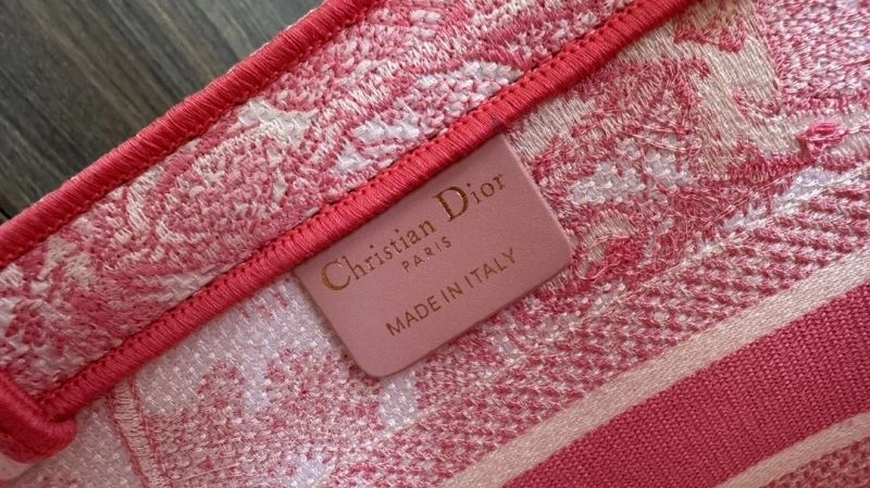 Bold Christian Dior Shopping Bags 70396