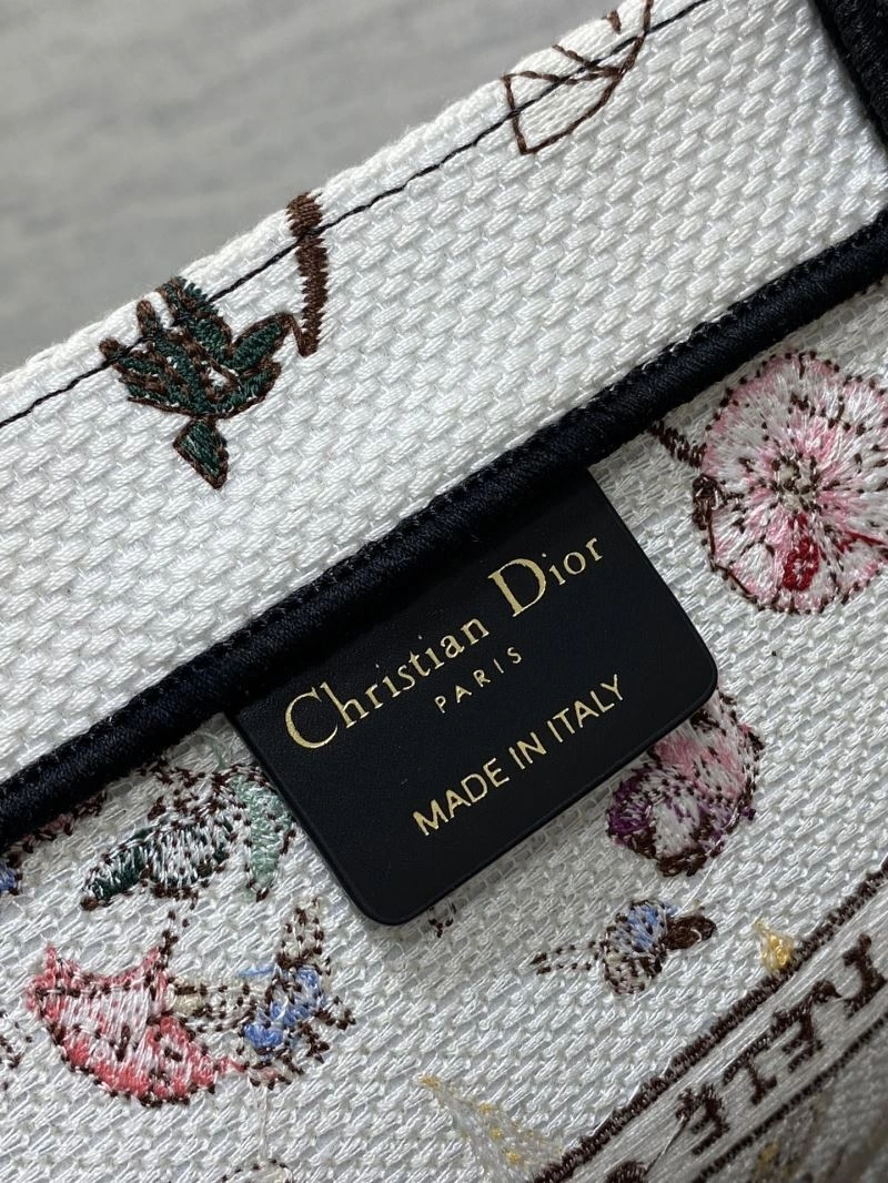 Sporty Christian Dior Shopping Bags 70415