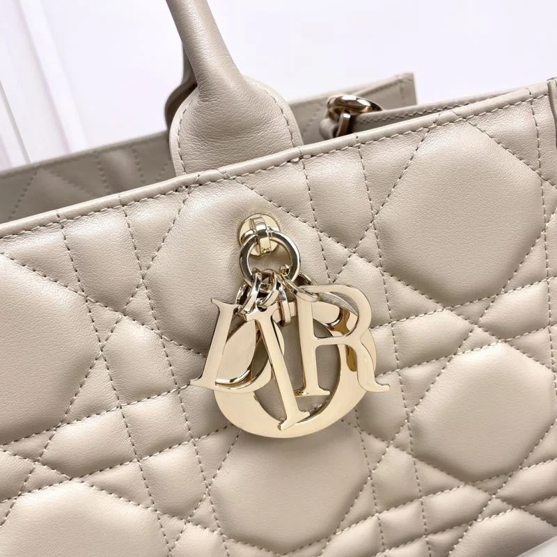 Elegant Christian Dior Shopping Bags 37697
