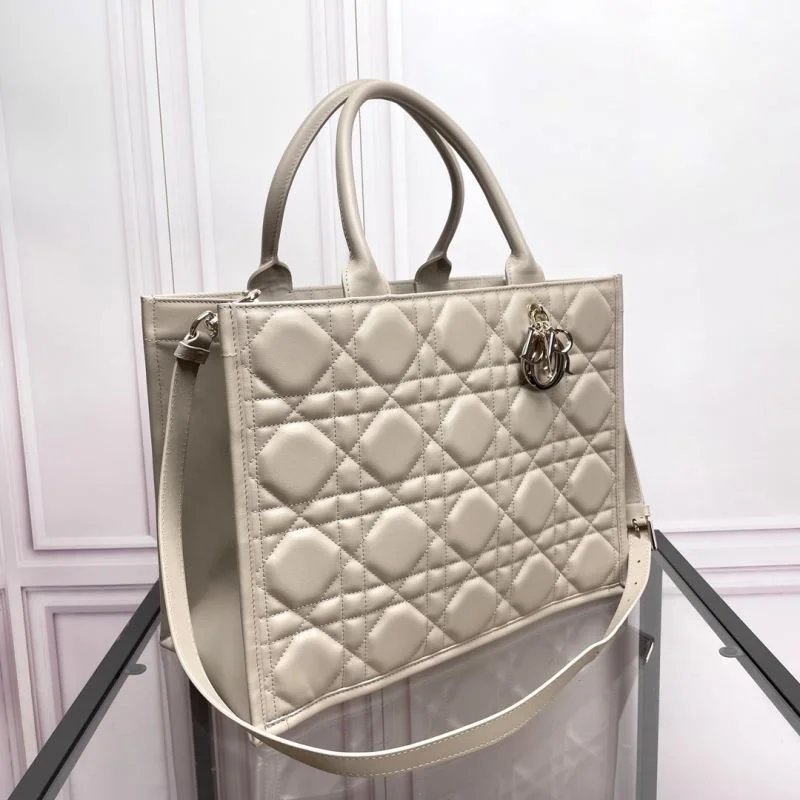 Elegant Christian Dior Shopping Bags 37697